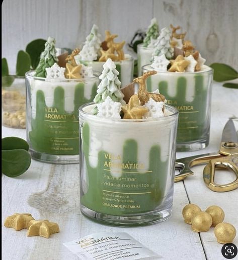 Christmas Candle Crafts, Jelly Candles, Candle Making Recipes, Handmade Candles Diy, Christmas Candles Diy, Xmas Candles, Natural Candle Scents, Candle Wedding Gift, Homemade Scented Candles