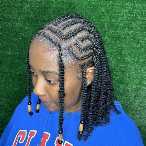 Short Fulani twists ❤️ Fulani Natural Hair Twists, Fulani Braids On Natural Hair Short, Short Fulani Twist, 4c Natural Hairstyles Braids Short, Fulani Hairstyles Natural Hair, Fulani Natural Hairstyles, Easy And Quick Braided Hairstyles, Fulani On Natural Hair, Fulani Braids Hairstyles Short