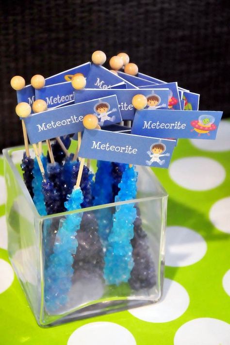 Astronaut Themed Birthday Party with Lots of Really Fun Ideas via Kara's Party Ideas | KarasPartyIdeas.com #spaceparty #alienparty #solarsys... Outer Space Baby Shower, Planet Party, Rocket Party, Galaxy Party, Alien Party, Astronaut Party, Space Theme Party, Outer Space Party, Astronaut Birthday