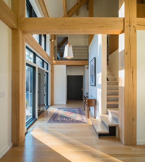 Timber Frame Homes for Every Architectural Style - New England Home Magazine Timberframe Interiors, Timber Frame Home Interiors, Wall Decor Foyer, Timber Frame Interior, Modern Timber Frame Homes, Modern Timber Frame, Foyer Wall Decor, Timber Frame Design, Foyer Wall