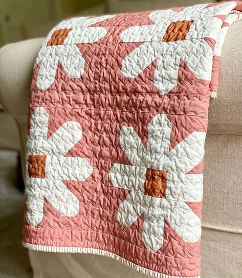 Allison • Peony Pedal Quilts | Alright. One more. I know I’ve been sharing this quilt like crazy! But I’ve been a little bit obsessed with it 🥰 I have kits available in … | Instagram Feminine Quilt Patterns, Girly Quilt Patterns, Pastel Quilts Ideas, Quilts With Flowers, Girly Quilts, Flower Baby Quilt, Doily Quilt, Daisy Quilt Pattern, Quilt Backing Ideas