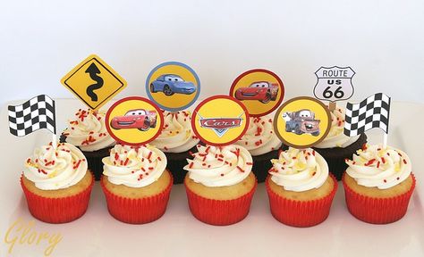 Disney Cars Cupcakes, Disney Cars Birthday Theme, Disney Cars Theme, Lightning Mcqueen Cake, Cars Cupcakes, Disney Princess Cupcakes, Disney Cupcakes, Cars Birthday Cake, Cupcakes For Boys