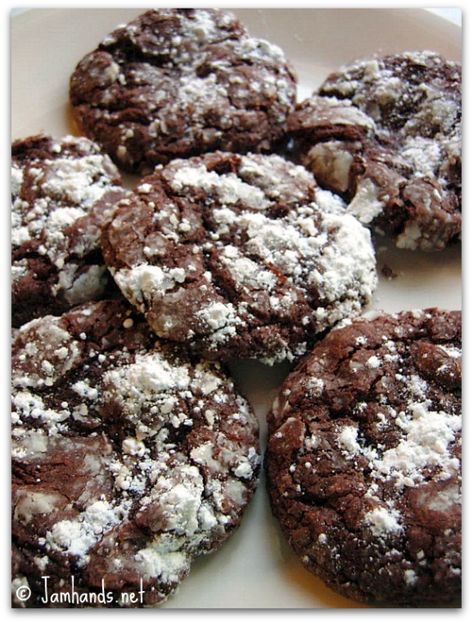 Vegetarian Chocolate Cake, Gooey Butter Cookies, Chocolate Crinkle, Chocolate Crinkle Cookies, Butter Cookies Recipe, Crinkle Cookies, Chocolate Cake Mixes, Paula Deen, Cake Mix Cookies