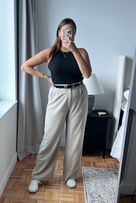 A&f Sloane Trousers, Sloan Pants Outfits, Abercrombie Sloane Pant, Abercrombie Sloane Pant Outfit, Casual Dress Pants Outfits, Summer Trousers Outfits, Abercrombie Trousers, Midsize Business Casual, Amazon Tank Top