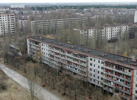 17 Abandoned Places That Will Send A Chill Down Your Spine - Gallery Desolate Wasteland, Pripyat Ukraine, Radiation Poisoning, Deserted Places, Chernobyl Nuclear Power Plant, Abandoned City, Chernobyl Disaster, Nuclear Power Station, Abandoned Town