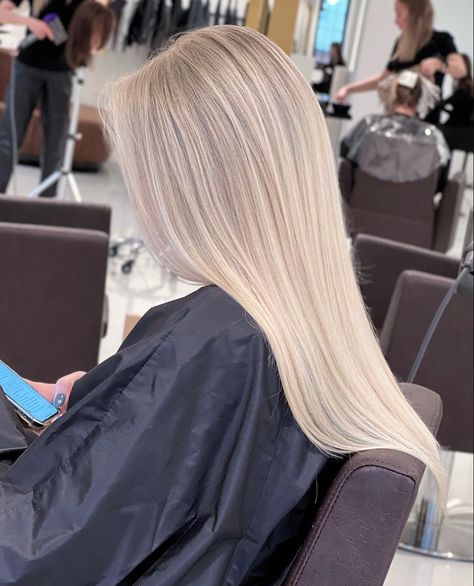 #hair #blondehairstyles Cold Blonde, Blonde Layered Hair, Beautiful Blonde Hair, Blonde Layers, Dyed Blonde Hair, Straight Blonde Hair, Blonde Hair Inspiration, Tape In Hair Extensions, Hair Inspo Color