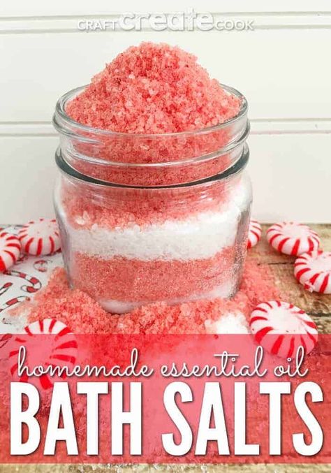 Peppermint Bath Salts, Birthday Present Diy, Bath Salts Recipe, Diy Gifts To Make, Bath Salts Diy, Homemade Essential Oil, Sugar Scrub Recipe, Diy Essentials, Essential Oils Bath