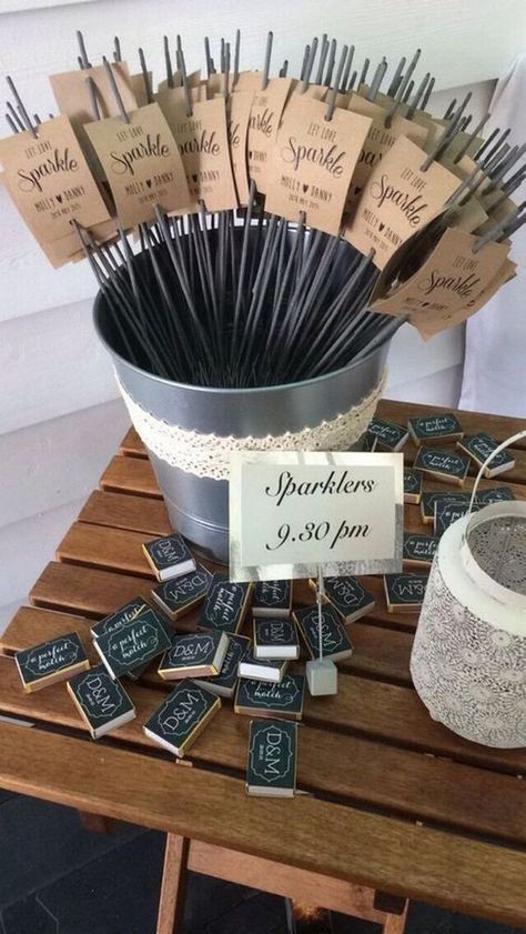 Homemade Wedding Decorations, Affordable Wedding Favours, Rustic Wedding Decorations, Homemade Wedding, Wedding Sparklers, Wedding Favors Cheap, Wedding Gifts For Guests, Diy Wedding Favors, Cute Wedding Ideas