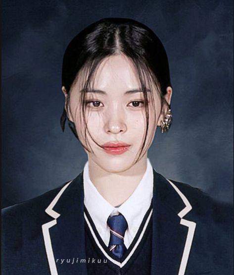 Itzy Ryujin Edit Ryujin Id Photo, Itzy Id Photo, Kpop Student Id Photo, Ryujin Profile Picture, Shin Ryujin Icons, Kpop Id, Ryujin Icons, Yearbook Photos, Shin Ryujin