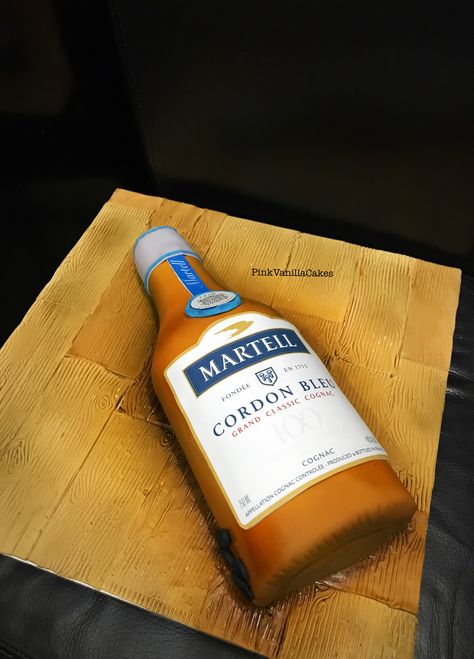 Martell Cordon bleu cake Fun Cakes, Macallan Whiskey Bottle, Amazing Cakes, Whiskey Bottle, Nom Nom, Cognac, Whiskey, Drinks, Cake