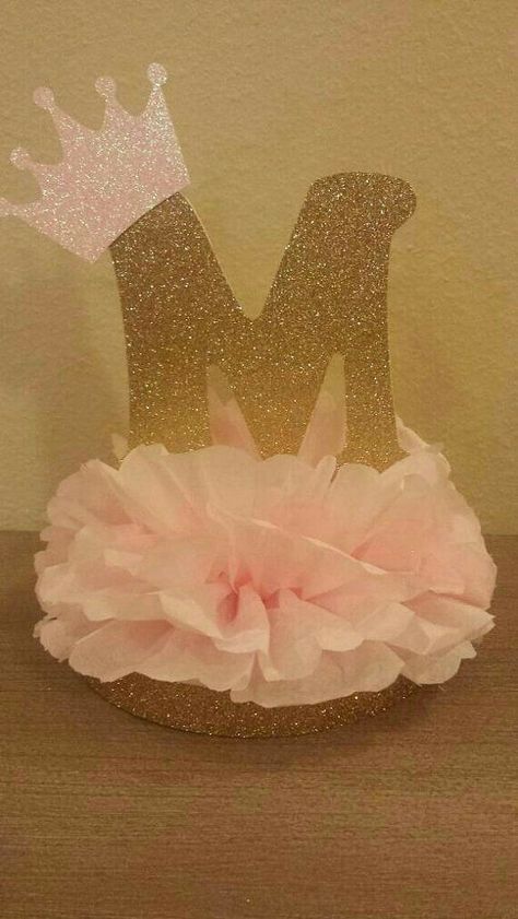 Pink Baby Shower Punch, Pink Baby Shower Centerpieces, Royal Princess Birthday, Glitter Centerpieces, Pink Baby Shower Cake, Baby Shower Table Decorations, Baby Shower Treats, Prince Baby Shower, Gold Party Decorations