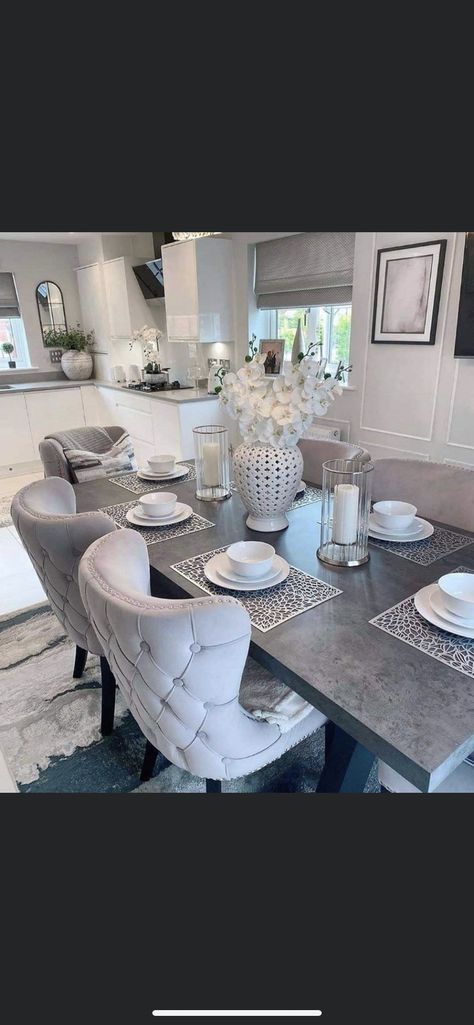 Grey Dining Room Table, Dining Table Decor Everyday, Dining Room Glam, Elegant Living Room Decor, Grey Dining Room, Dinning Room Design, Dining Room Table Decor, Kitchen Interior Design Decor, Luxury Dining Room