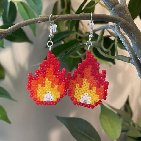 902×902 Flame Perler Bead Patterns, Hama Bead Crafts, Fire Perler Beads, Hamahelmet Ideas, Hama Bead Earrings, Perler Bead Earrings Patterns, Hama Pearls Ideas, Cute Hama Bead Ideas, Perler Beads Jewelry