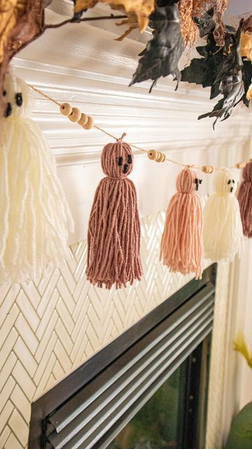 Cozy Halloween Decor Diy, Diy To Make Your Room Aesthetic, Fun Fall Diy Crafts, Easy Fall Diy Decorations, Boho Fall House Decor, Simple Fall Party Decor, Fall Halloween Diy Decor, Diy Yarn Halloween Decorations, Modern Boho Halloween Decor