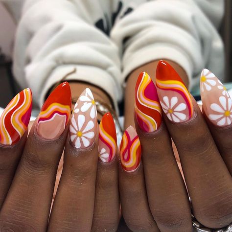 70s Nails, Vanessa Cooper, Cow Nails, Retro Nails, La Nails, July Nails, Level 4, Halloween Nail Designs, Birthday Nails