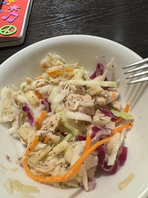 Weight Watcher Recipes | One of my favorite lunches -Chicken Apple Coleslaw | Facebook Weight Watchers Coleslaw, Coleslaw Chicken, Weight Watcher Recipes, Salad Feta, Chicken Feta, Apple Coleslaw, Chicken Apple, Weight Watchers Chicken, Healthy Changes