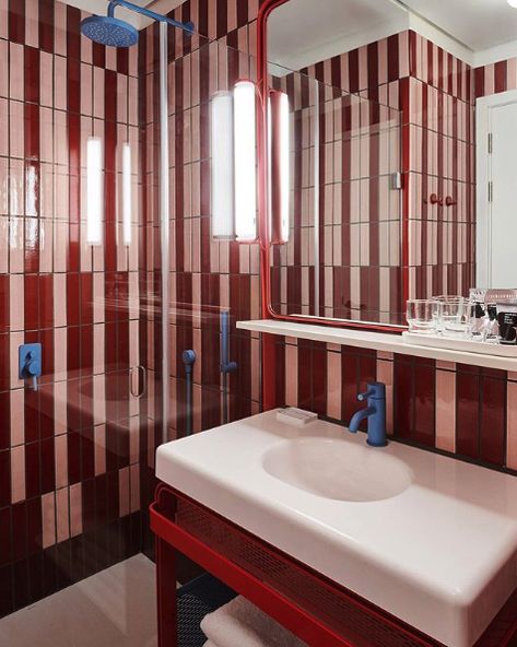 Striped Tile, London Interior Design, Standard Hotel, Colorful Interior Design, Creative Bathroom, London Interior, American Interior, Spa Like Bathroom, Hotel Bathroom