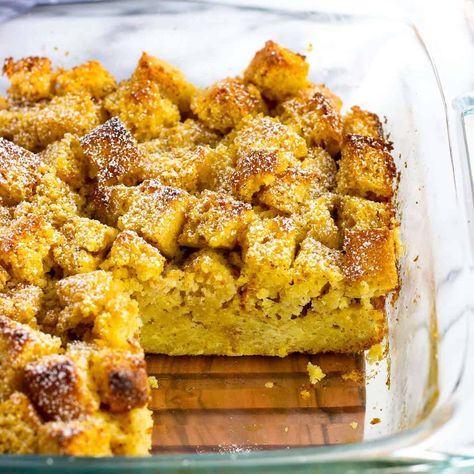 Keto French Toast Casserole, Leftover Cornbread Recipe, Cornbread Breakfast, Baked Cornbread, Keto French Toast, Cornbread Croutons, Sweet French Toast, Leftover Cornbread, Challah French Toast