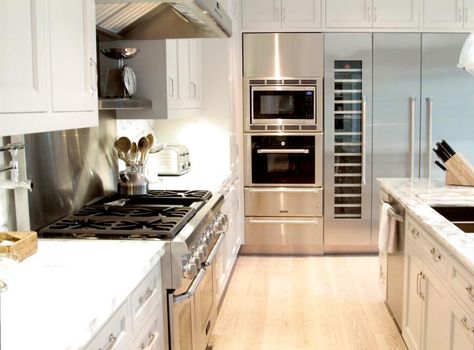 Comparing the Sub-Zero and Thermador tall wine refrigerators: we look at design, features and ... Gallery Kitchen Design, Thermador Kitchen, Column Refrigerator, Gallery Kitchen, Kitchen Design Gallery, Thermador Appliances, Electric Wall Oven, Kitchen Upgrades, Kitchen Pictures