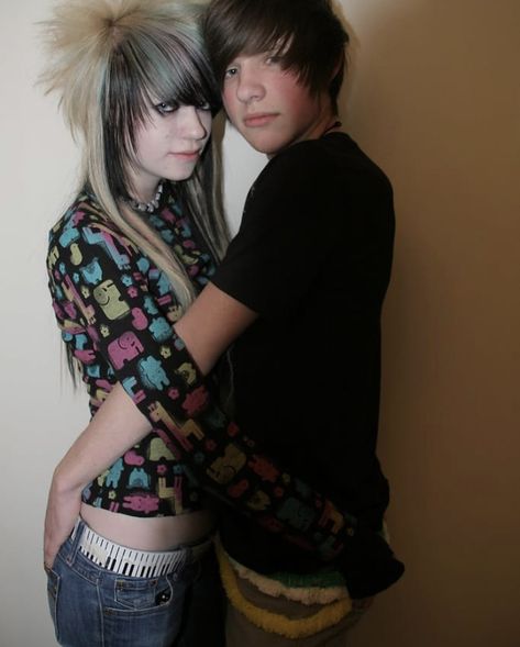 Scene People 2000s, 2010 Emo, Scene Friends, Scene Couple, Emo Couples, 2000s Scene, Ayesha Erotica, Emo Love, 2000s Emo