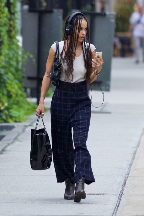 Zoe Kravitz Style, Zoe Isabella Kravitz, Zoë Kravitz, Lisa Bonet, Zoe Kravitz, Lenny Kravitz, Teen Vogue, Dakota Johnson, Crop Pants