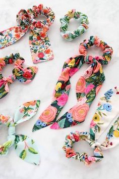 Tips Menjahit, How To Make Scrunchies, Diy Sy, Headband Diy, Diy Hair Scrunchies, Scrunchies Diy, Easy Knitting Projects, Costura Diy, Diy Headband