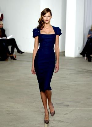 Roland Mouret.  Impeccable tailoring, gorgeous color Couture Icons, Galaxy Dress, Feminine Wardrobe, Tate Britain, Music And Art, Fashion Life, My Fashion, Roland Mouret, La Fashion