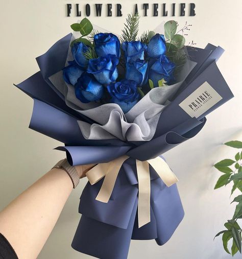 Blue Flowers Bouquet For Men, Blue Flowers Bouquet Gift, Royal Blue Roses Bouquet, Royal Blue Flowers Bouquet, Diy Bouquet For Men, Blue Roses Bouquet Aesthetic, Rose Bouquet For Men, Flower Bouquets For Men, Flowers For Men Boyfriends