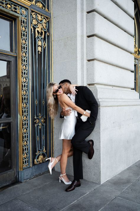 Risque Wedding Photos, Fountain Photoshoot, Engament Pics, City Hall Wedding Photos, Sf City Hall Wedding, Classy Engagement Photos, Elopement Photoshoot, Courthouse Wedding Photos, Photo Styles