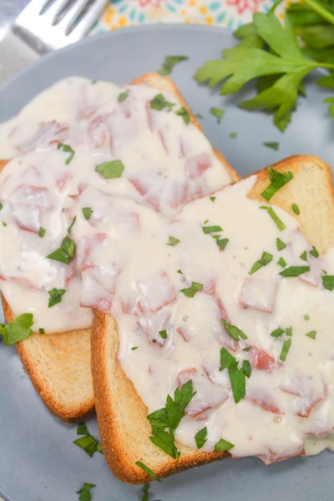 Creamed Chipped Beef On Toast, Chipped Beef On Toast, Beef On Toast, Creamed Chipped Beef, Gluten Free Toast, Creamed Beef, Beef Round, Chipped Beef, Beef Strips