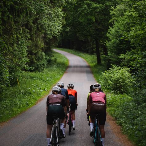 Road Cycling Aesthetic, Pas Normal Studios Cycling, Triathlon Aesthetic, Race Bike Cycling, Cycling Aesthetic, Cycling Inspiration, Road Biking, Pas Normal Studios, Pas Normal