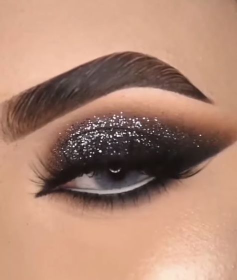 Reputation Era Makeup, Concert Makeup Looks, Era Makeup, Edc Makeup, Taylor Swift Eyes, Taylor Swift Reputation Era, White Eye Makeup, Taylor Swift Makeup, Concert Makeup