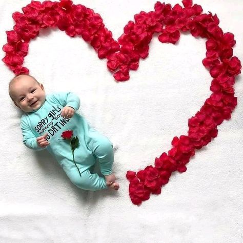 Monthly Baby Photography, Valentines Baby Photos, No Dating, Baby Milestones Pictures, Outfit Baby Boy, Baby Shower Photography, Monthly Baby Photos, Baby Pictures Newborn, Newborn Mom