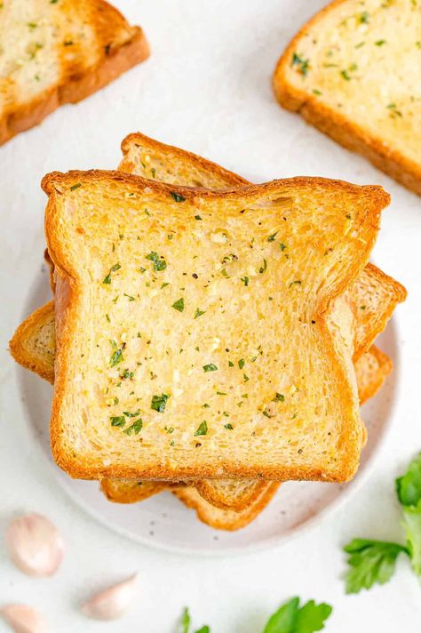 Turn fluffy Texas toast into the best homemade garlic bread with this easy recipe, with instructions for the oven, grill, and air fryer. Toast Garlic Bread, How To Cook Garlic, Homemade Garlic Bread Recipe, Texas Toast Garlic Bread, Waffle Cone Recipe, Make Garlic Bread, Homemade Garlic Bread, Toast In The Oven, Bread Oven