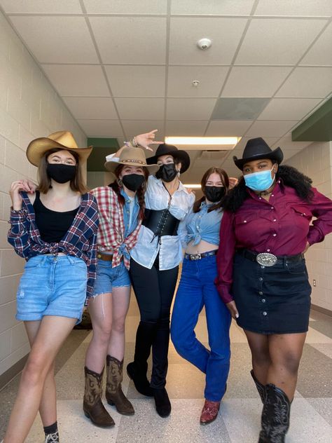 wild west Rodeo Day Spirit Week, Wild West Hoco Outfit, Wild West Vs West Coast Spirit Week, Wild West Costume Ideas, Wild West Day Spirit Week, Wild West Outfits Spirit Week, Wild West Spirit Week Outfit, Cowboy Theme Outfit Woman, Western Spirit Week Outfit