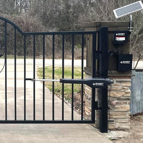 Solar Powered Gate Openers, Solar Gate Opener, Driveway Gate Diy, Automatic Gate Opener, Gate Automation, Gate Openers, Gate Kit, Driveway Entrance, Monocrystalline Solar Panels