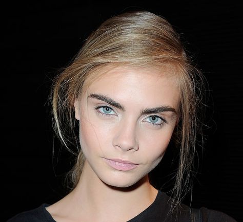 How I Got Cara Delevingne Eyebrows, in GIFs  - MarieClaire.com Cara Delevingne Eyebrows, Bad Eyebrows, Makeup Silver, Brow Tutorial, Bold Brows, Perfect Eyebrows, Eyebrow Shape, Beauty Hacks Video, Eyebrow Shaping