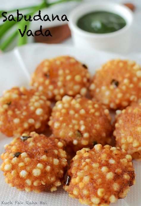 Sabudana Recipes, Navratri Recipes, Maharashtrian Recipes, Dhokla Recipe, Mumbai Street Food, Vegan Snack Recipes, Bhaji Recipe, Beans Curry, Tamarind Chutney