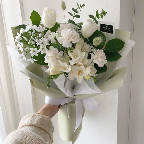 Boquette Flowers, A Bouquet Of Flowers, Flowers Bouquet Gift, Nothing But Flowers, Bouquet Arrangements, Flower Packaging, Flower Therapy, Beautiful Bouquet Of Flowers, Luxury Flowers