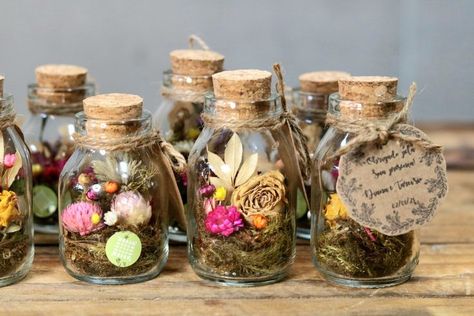 Lavender Crafts, Mini Glass Jars, Flower Bottle, Eco Wedding, Dried And Pressed Flowers, The Bell Jar, Bottle Vase, Canvas Crafts, Wedding Favours