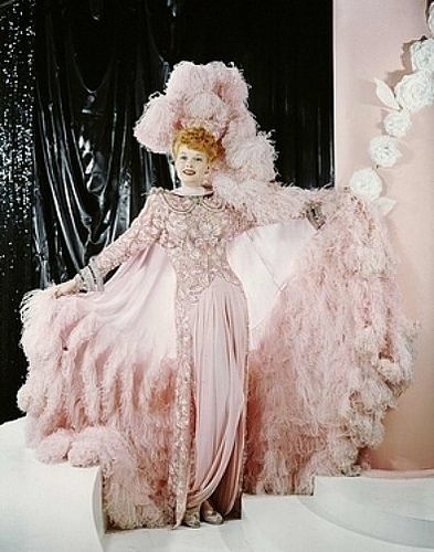 A Beautiful Costume: Lucille Ball in Ziegfeld Follies Lucille Ball Costume, Lucille Ball Desi Arnaz, Lucy And Ricky, Ziegfeld Follies, Ziegfeld Girls, Desi Arnaz, Hollywood Costume, Lucille Ball, Love Lucy