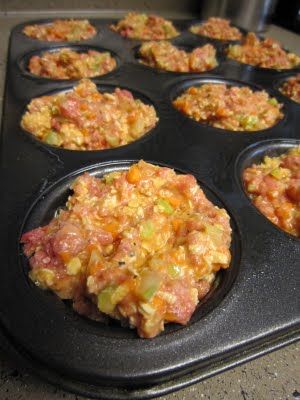 Buffalo Chicken Meatloaves...make and freeze in a loaf pan for a freezer dinner. Buffalo Chicken Meatloaf, Meatloaf Bites, Buffalo Turkey, Chicken Meatloaf, Ground Chicken Recipes, Weight Watchers Recipes, Roasted Chicken Breast, Ground Chicken, Muffin Tin