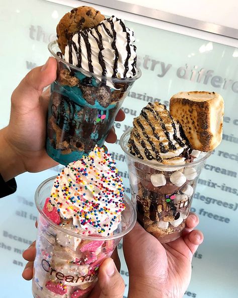 Cafe Ice Cream, Fancy Ice Cream, Ice Cream Menu, Ice Cream Business, Scones Ingredients, S'mores, Ice Cream Toppings, Party Animals, Köstliche Desserts