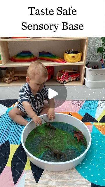 Anthea | Early Learning Play on Instagram: "•CHIA SEED SENSORY TRAY•  👋 Hello, I’m Anthea a qualified Kindergarten Teacher and boy Mumma. I love sharing easy play ideas to promote your child’s development with evidence-based strategies. Please click the ⭐️FOLLOW⭐️ button to continue learning more.   To recreate this experience:  * Add 1/4 cup chia seeds to 2 cups of water * Optional to add some food coloring to the water, I think it makes for more fun ! * Mix well, cover, and place in fridge overnight  If you want more than one colour, follow the same steps above and use a different colour.   💡 Don’t forget to lay down your @rudienudie_designs waterproof mat allowing clean up super quick and easy.  ❤️ Use code EARLYLEARNING10 at checkout for 10% off, Link in BIO   🚨 Disclosure: This pos Chia Seed Messy Play, Seed Activities For Kids, Flex Seed, Sensory Tray, Sensory Tub, Well Cover, Seed Art, Sensory Activities Toddlers, Tub Ideas