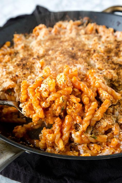 Ground Chicken Recipes For Dinner Casseroles, Pasta Skillet, Skillet Pasta, Chicken Parmesan Pasta, Ground Chicken Recipes, Skillet Dinners, Parmesan Pasta, Pan Meals, Italian Chicken