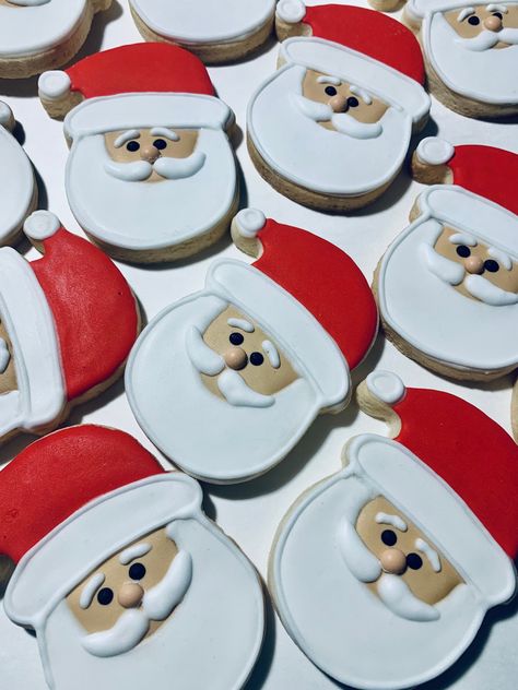 Decorated Santa Cookies, Santa Decorated Sugar Cookies, Santa Cookies Decorated Royal Icing, Santa Claus Cookies Decorated, Santa Hat Cookies Decorated, Santa Royal Icing Cookies, Santa Sugar Cookies Decorated, Santa Decorated Cookies, Santa Face Cookies