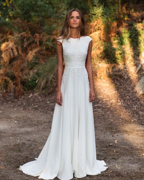 Rustic Wedding Dresses, Top Wedding Dresses, Modest Wedding, Wedding Dress Trends, Eva Longoria, Dresses Elegant, Modest Wedding Dresses, White Wedding Dresses, Beautiful Wedding Dresses