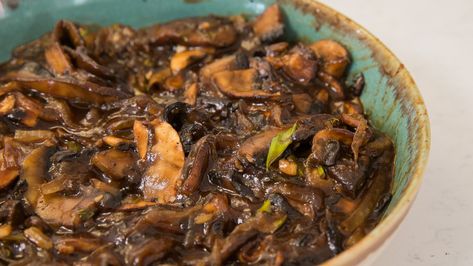 Jerk Oyster Mushrooms, Jerk Mushrooms, Jerk Mushrooms Recipe Vegan, Bbq Mushrooms, Mushroom Recipes Vegan, Mushroom Sandwich, Oyster Mushroom Recipe, Portobello Mushroom Recipes, Vegan Chef