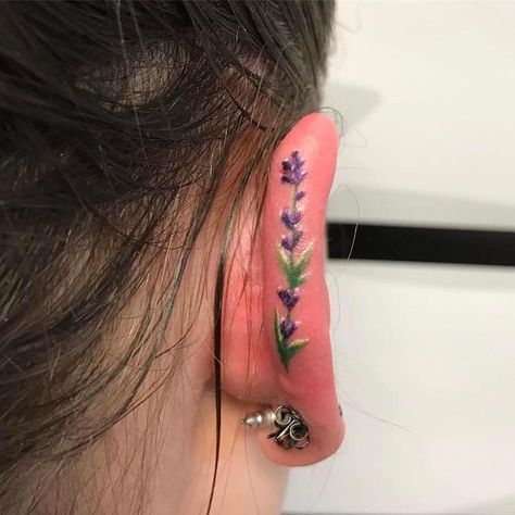 Minimalist Ear Tattoo Trend has People Getting Tiny Tattoos on Ear Tattoo Salon, Tattoo Trend, Shape Tattoo, Muster Tattoos, Tattoo Parlors, Tattoo Trends, Pattern Tattoo, Little Tattoos, The Ear