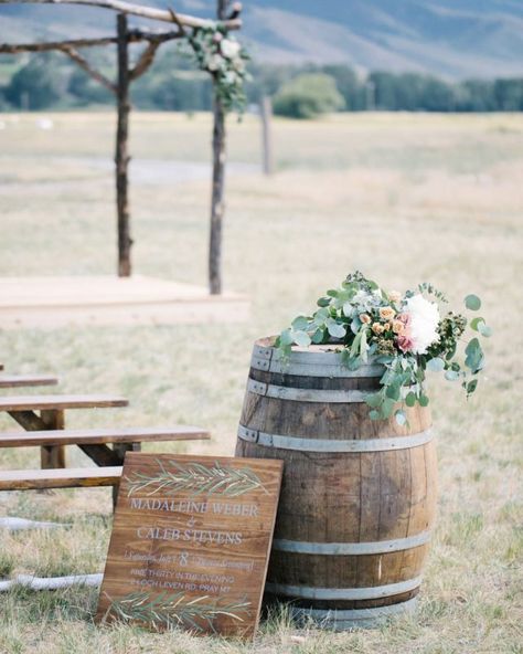 How to Plan A Montana Elopement - Montana & Wyoming Party Rentals Wedding Aisles, Montana Elopement, Foxes Photography, Elegant Wedding Ideas, Summer Bride, Winter Elopement, Marriage License, Glassware Collection, Elements Of Design